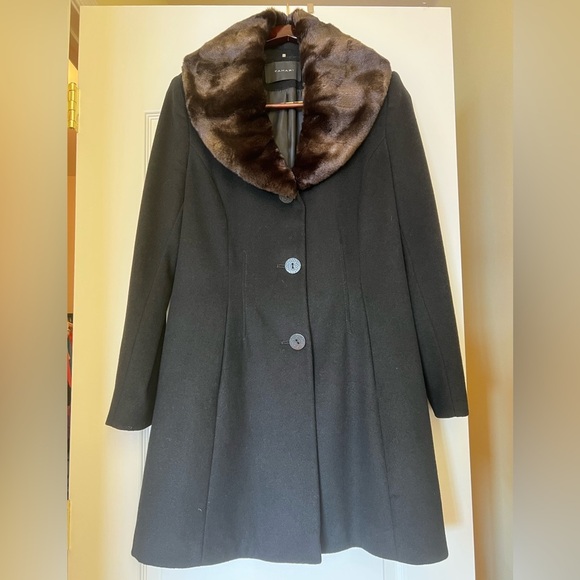 Tahari  coat‎ size 12 - Picture 8 of 9